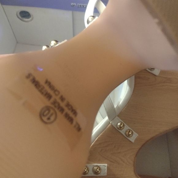 Sandals - Picture 3 of 3